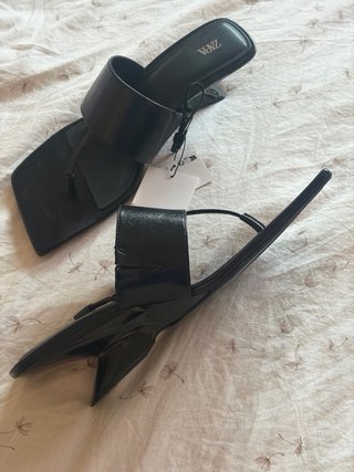 Sandalias tacón Zara negras