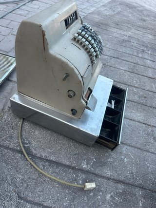 Máquina registradora antigua