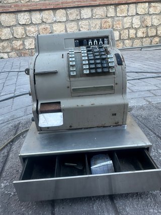Máquina registradora antigua