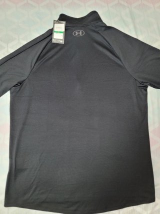 Camiseta Under Armour talla L original a estrenar.