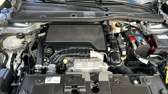 Citroën C4 1.2 PURETECH 130 PLUS 131 5P