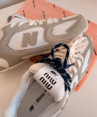 New Balance Beige/Blanco