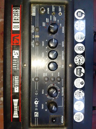 Amplificador Guitarra Blackstar ID CORE 10 V4