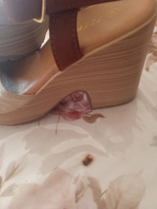 Sandalias de cuña mujer beige y marrón