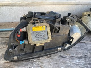 Faróis Audi S3 8L Xenon