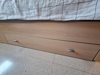 Llit 90x190 calaixos a sota i tauleta de nit /Cama
