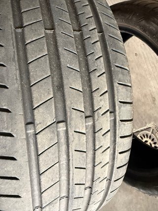 Neumáticos Bridgestone Alenza 245/40 R21