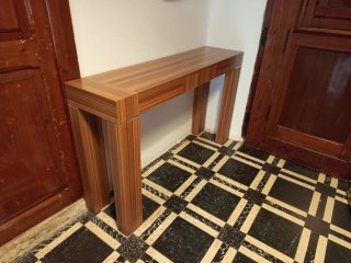 Consola recibidor madera zebrano diseño moderno
