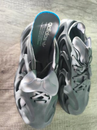 Zapatillas Adidas grises talla 42