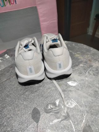 Zapatillas Nike Blancas y Azules talla 40