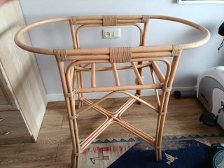 Moisés de mimbre con soporte