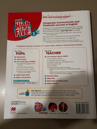 Libro de texto inglés 1 primaria. New high five