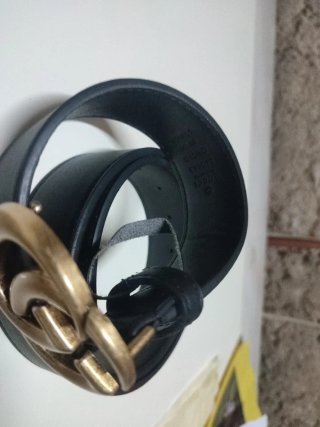 Cinturón Gucci Negro y Dorado 105cm