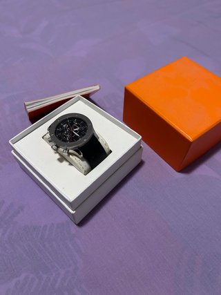 Reloj Negro y Plateado
