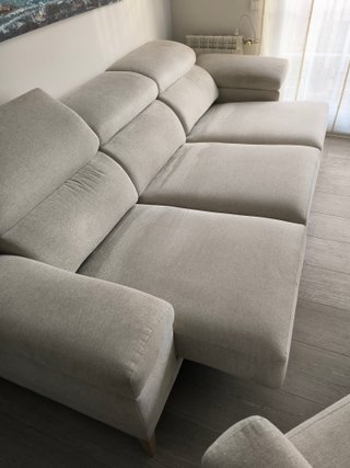 Sofá modular beige con chaise longue independiente