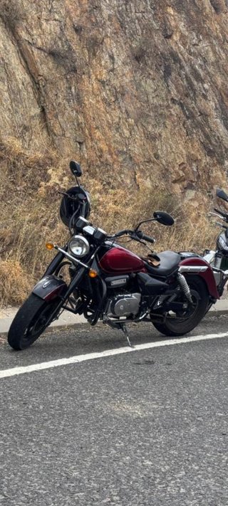 Hyosung 250cc Custom Cruiser Moto