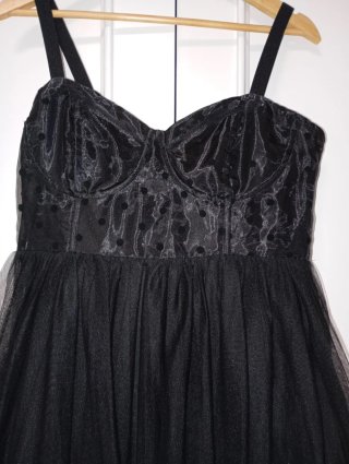 Vestido negro de tul