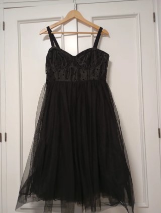 Vestido negro de tul