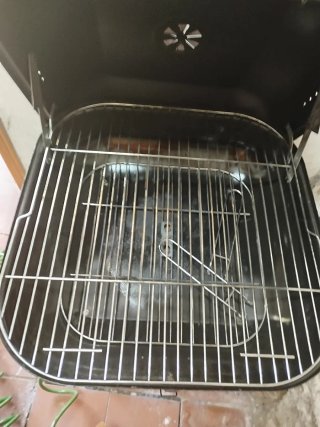 Barbacoa portátil con tapa
