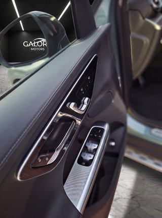 Mercedes-Benz GLC 220D Hybrid 2025