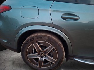 Mercedes-Benz GLC 220D Hybrid 2025