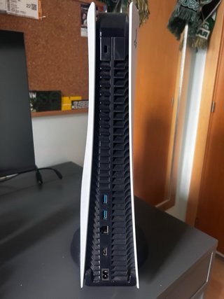 PS5 1TB con Lector + 2 Mandos + GTA V y MW