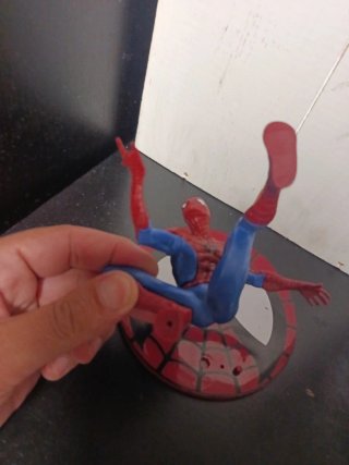 Muñeco Spiderman con base