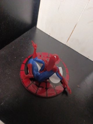 Muñeco Spiderman con base