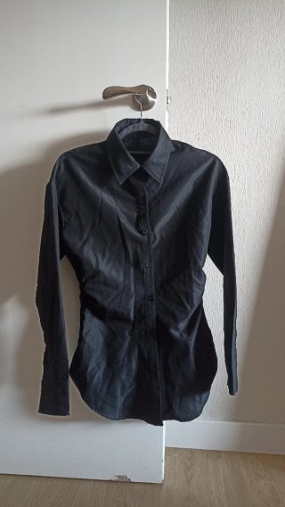 Blusa negra elegante