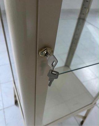 Vitrina Ikea Fabrikör Beige
