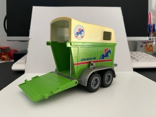 Remolque y caballo Playmobil