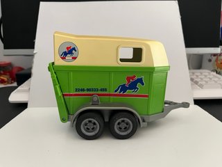 Remolque y caballo Playmobil