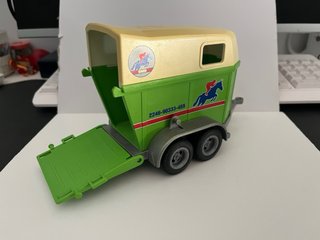 Remolque y caballo Playmobil