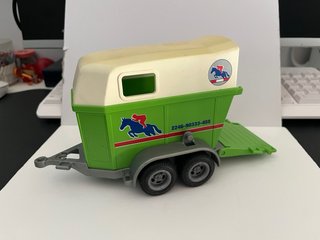 Remolque y caballo Playmobil