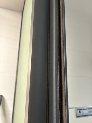 Puerta corredera de aluminio y cristal