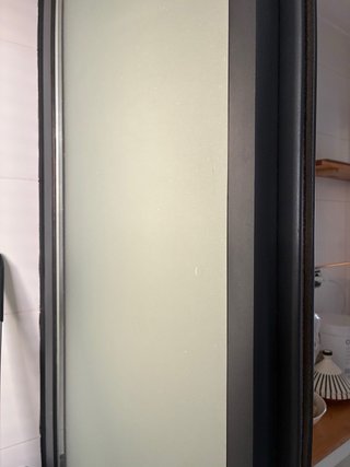 Puerta corredera de aluminio y cristal