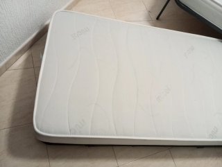 Colchón cama 80 y otro 1.35