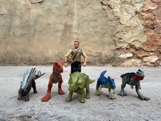 Pack 6 Figuras Dinosaurios y Humano