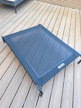 Cama elevada para perro