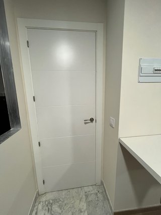 Puerta blanca 72,5 cm sin marco