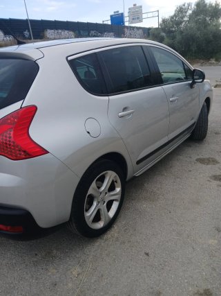 Peugeot 3008 2011
