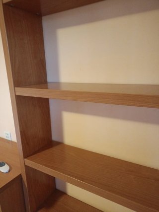Estantería de madera