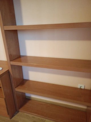 Estantería de madera