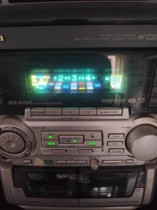 Minicadena Aiwa con altavoces y mando
