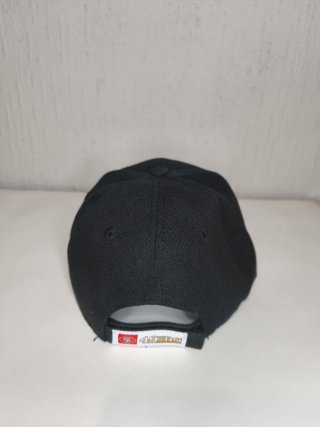 Gorra New Era 49ers velcro ajustable Negra unisex
