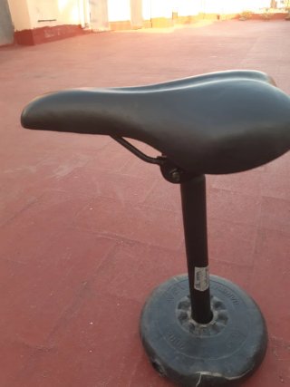 Sillín y tija de bicicleta
