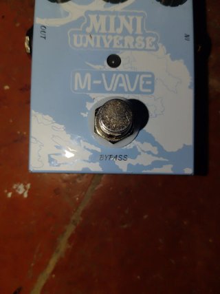 Pedal de guitarra reverb y modulaciones