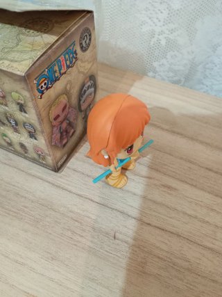 Figura Mystery Mini Nami Dressrosa