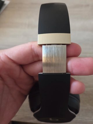 Beats Studio Pro Negro oro