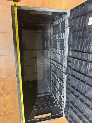 Baúl exterior de plástico negro